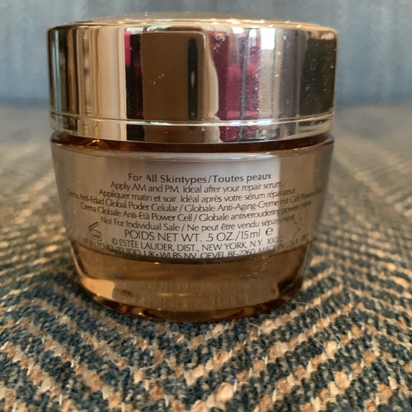 Estée Lauder BRAND NEW Revitalizing Supreme + .5 oz - Picture 2 of 4